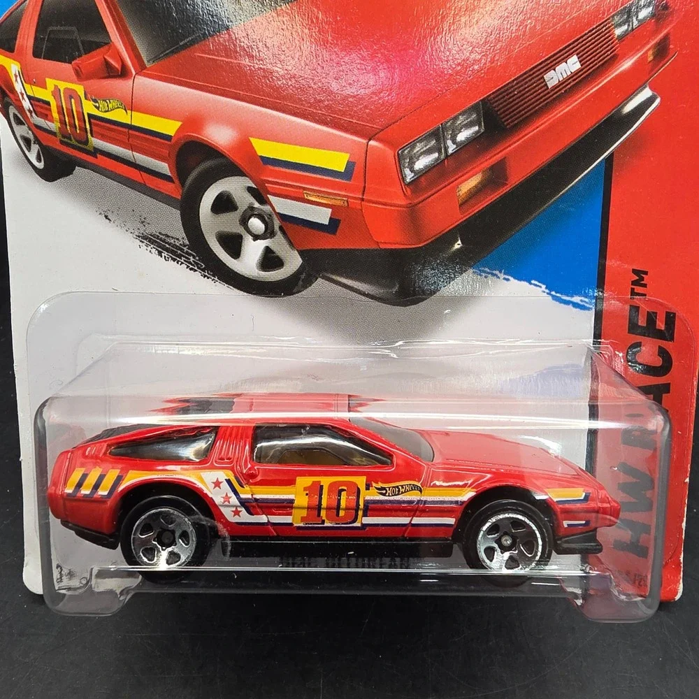 Hot Wheels DMC DeLorean Red 2015 HW Race Track Aces 194/250